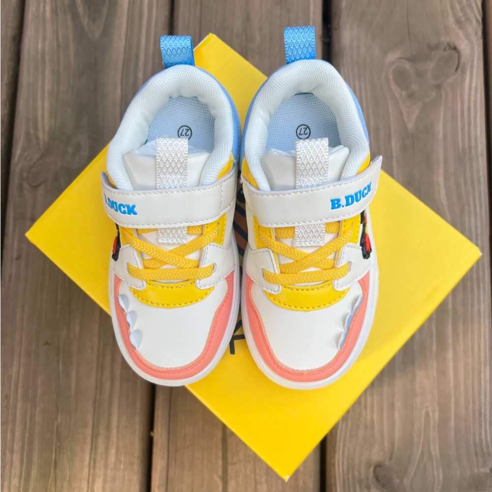 B. Duck Toddler Cartoon Dinosaur Sneaker Shoes‎ Size: 9.5 Toddler (27 EUR)
